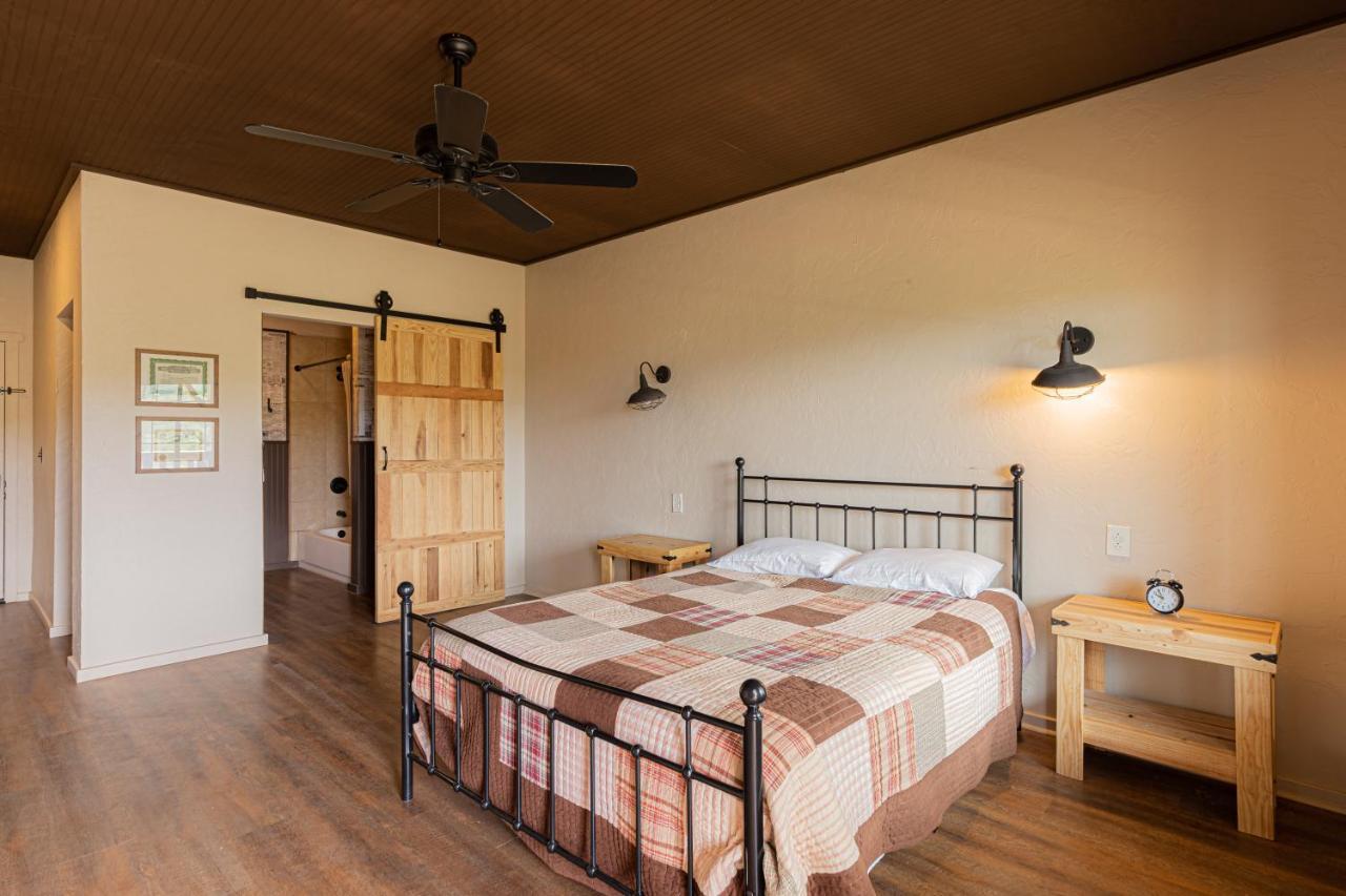 Miners Cabin #4 - King Bed - Private Balcony With Views Tombstone Zewnętrze zdjęcie